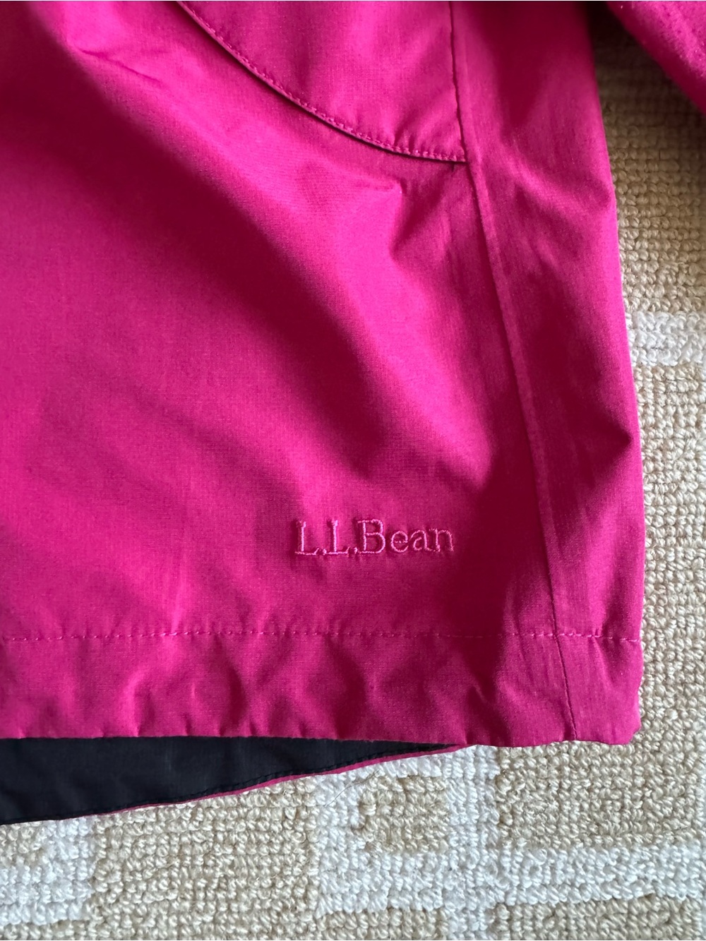 L.L. Bean Waterproof Hooded Rain Jacket Packable Shell Oink 2X - Picture 5 of 11